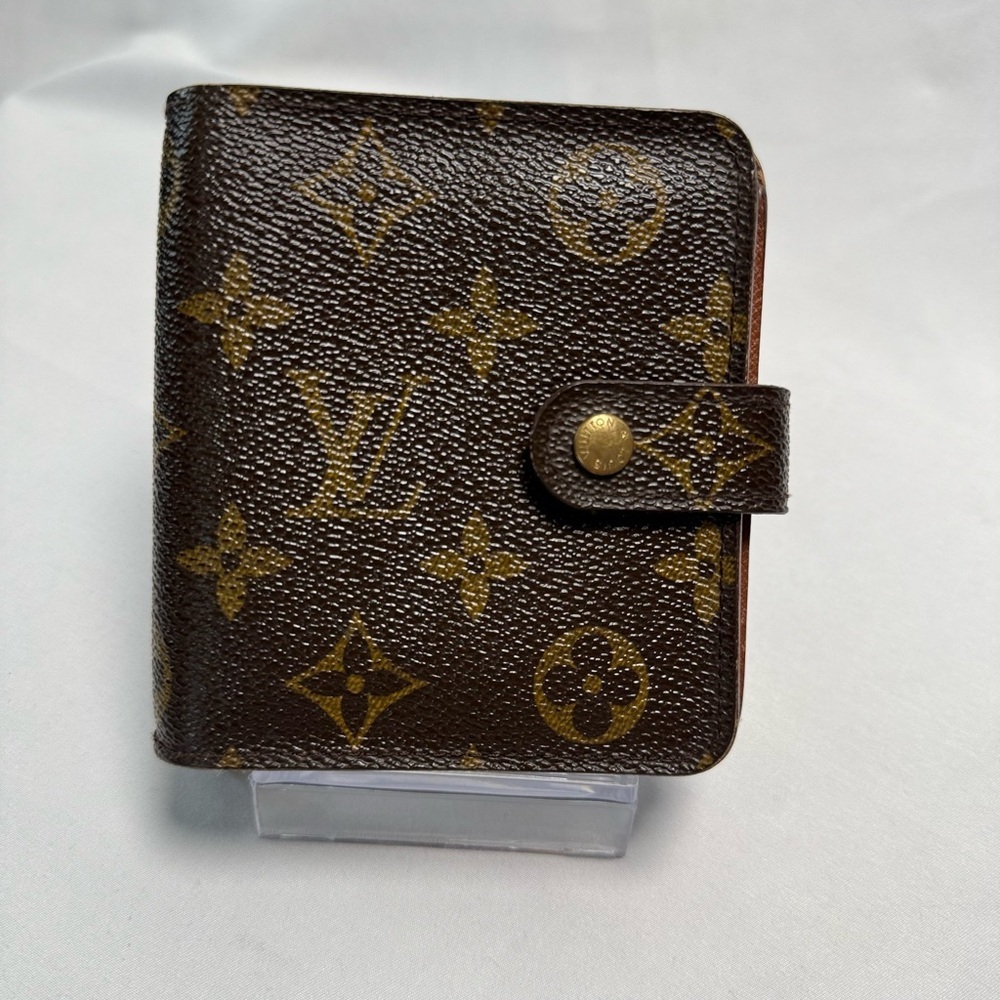Vintage Louis Vuitton Monogram Compact Wallet – Made in Spain (CA0997)